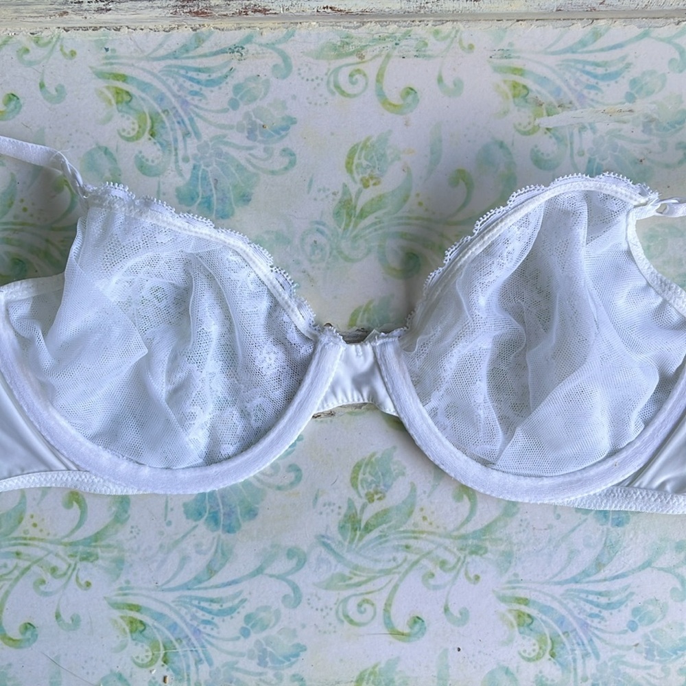 VS Unlined Demi Lace Bra White 34C - Picture 4 of 6